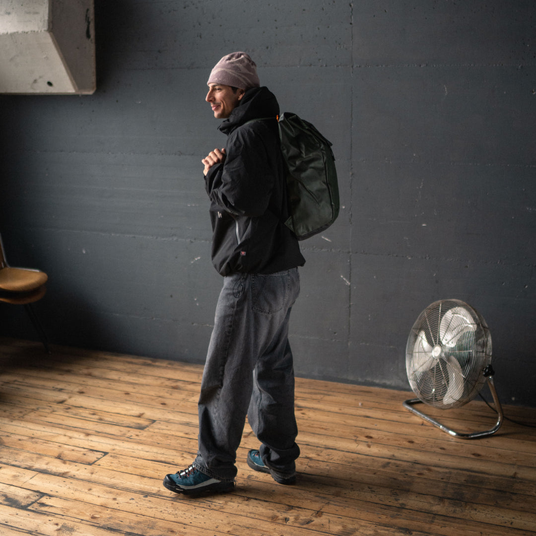 #Colour_dark olive - black