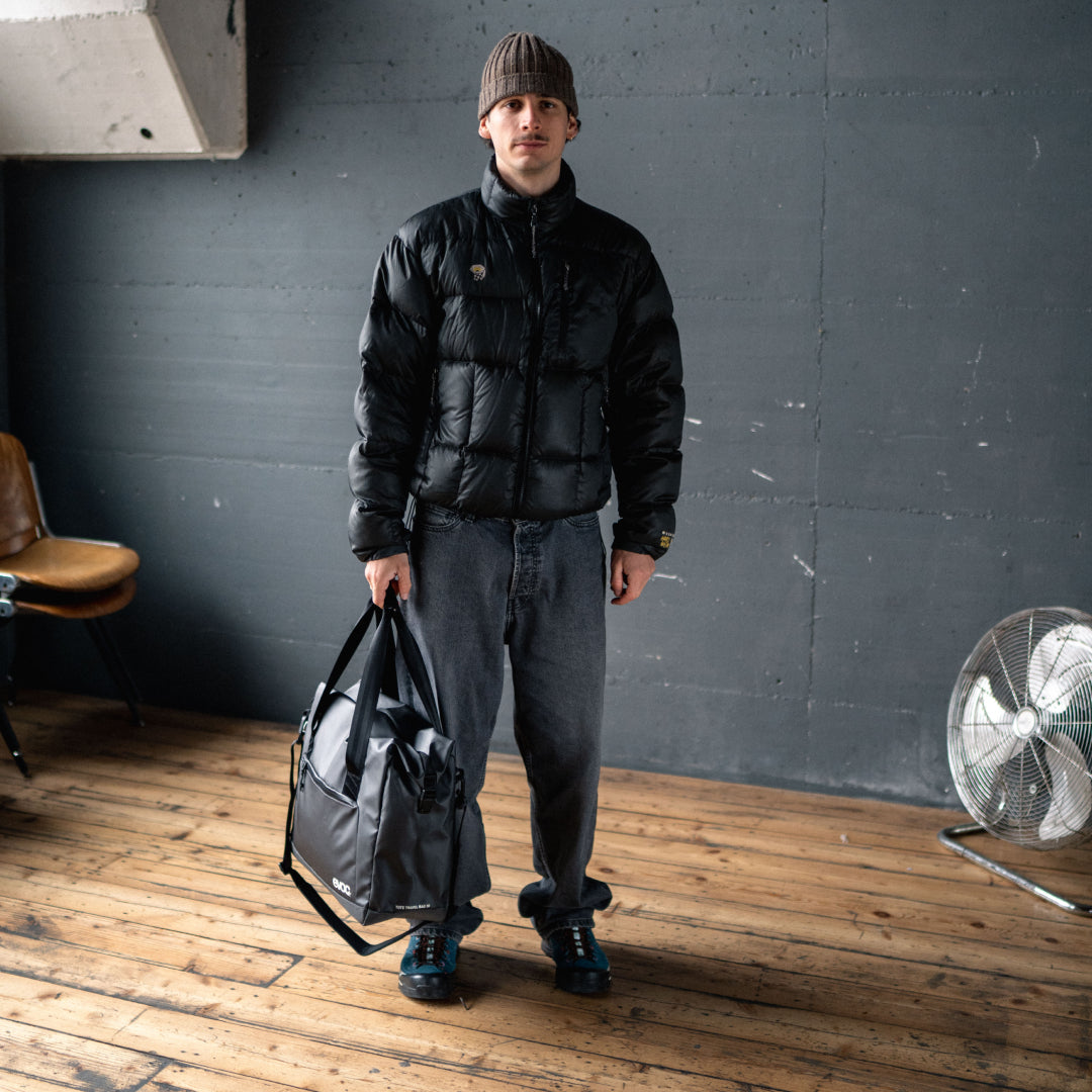 #Colour_carbon grey - black